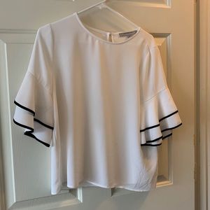 Small size Marc New York Andrew Mark white and black work top